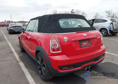 2013 Mini Convertible Cooper S z USA, uszkodzony, nr VIN WMWZP3C58DT297757